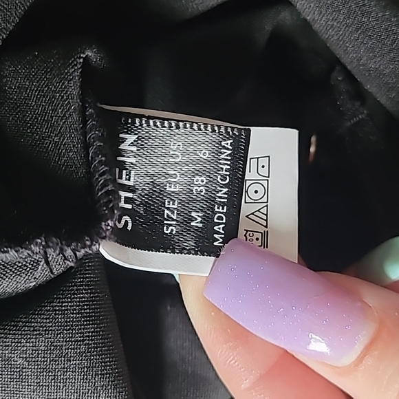 New Shein Lace black and gray tank top with roses Size medium - Picture 3 of 3